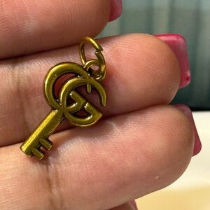Gucci Vintage Gold Key Charm zipper pull